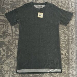 NWT Dress forum Los Angeles silver shimmer crew neck tshirt dress size medium